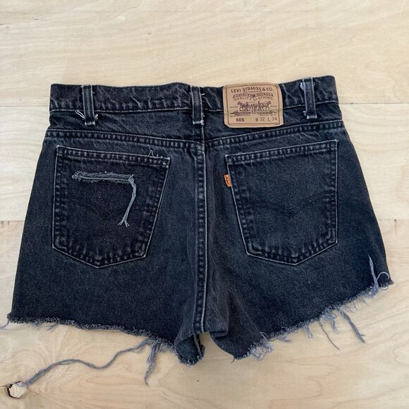 Vintage Levis 505 Shorts Women's 31 Black 80s Denim Made in USA Jorts Summer - Picture 7 of 9